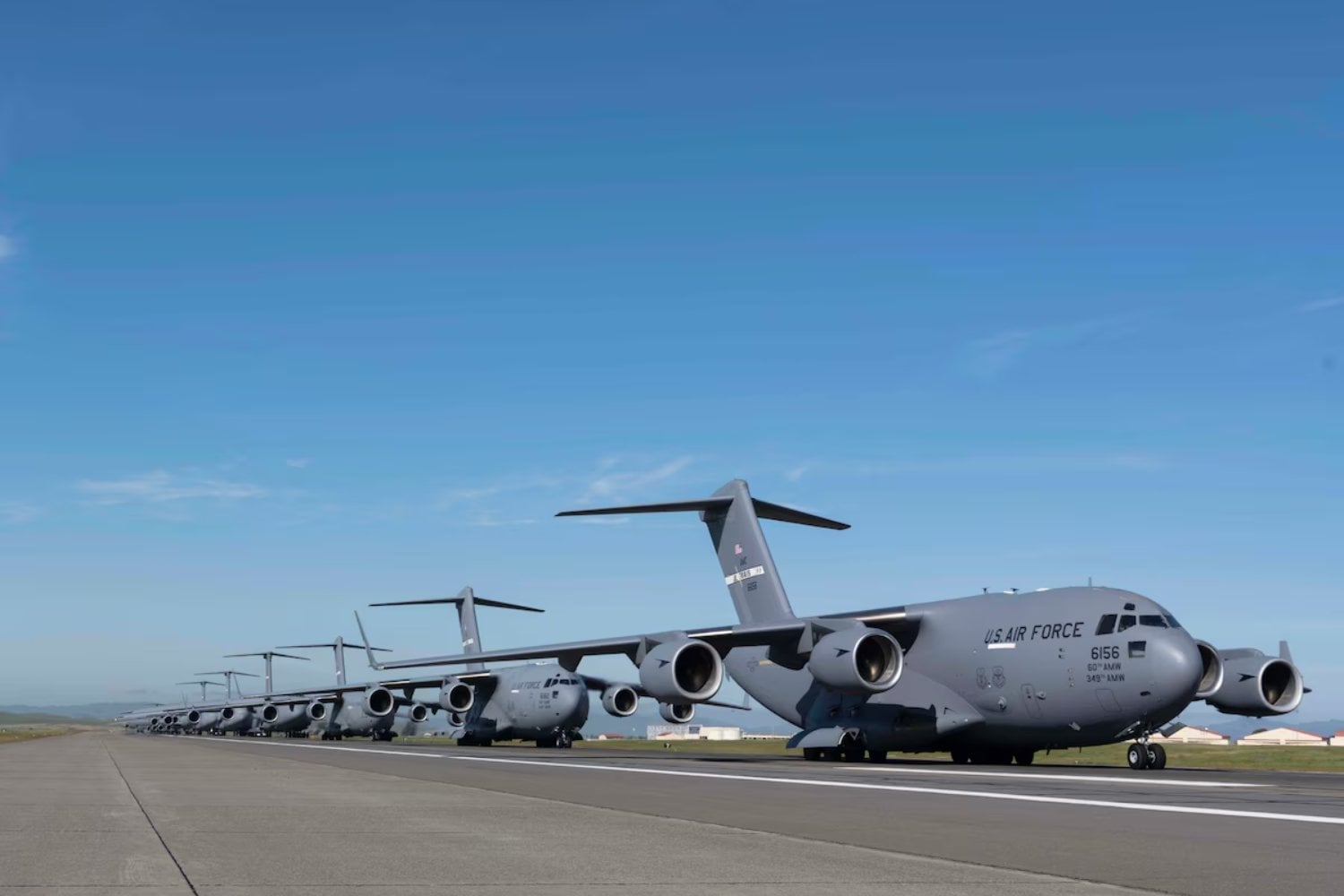 EE.UU dejó a un avión sin GPS durante más de cuatro horas sobre el Pacífico. Para saber dónde estaba, no miró al cielo: leyó un mapa invisible bajo sus alas