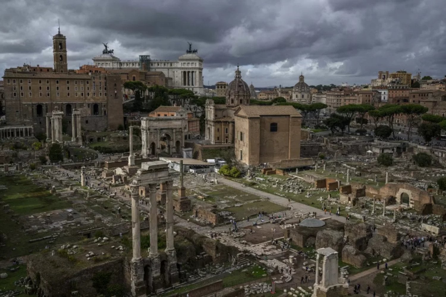 Durante siglos repetimos que “todos los caminos llevan a Roma”. Un análisis de 300.000 kilómetros acaba de mostrar que el gran eje terrestre del Imperio pasaba por otro lado