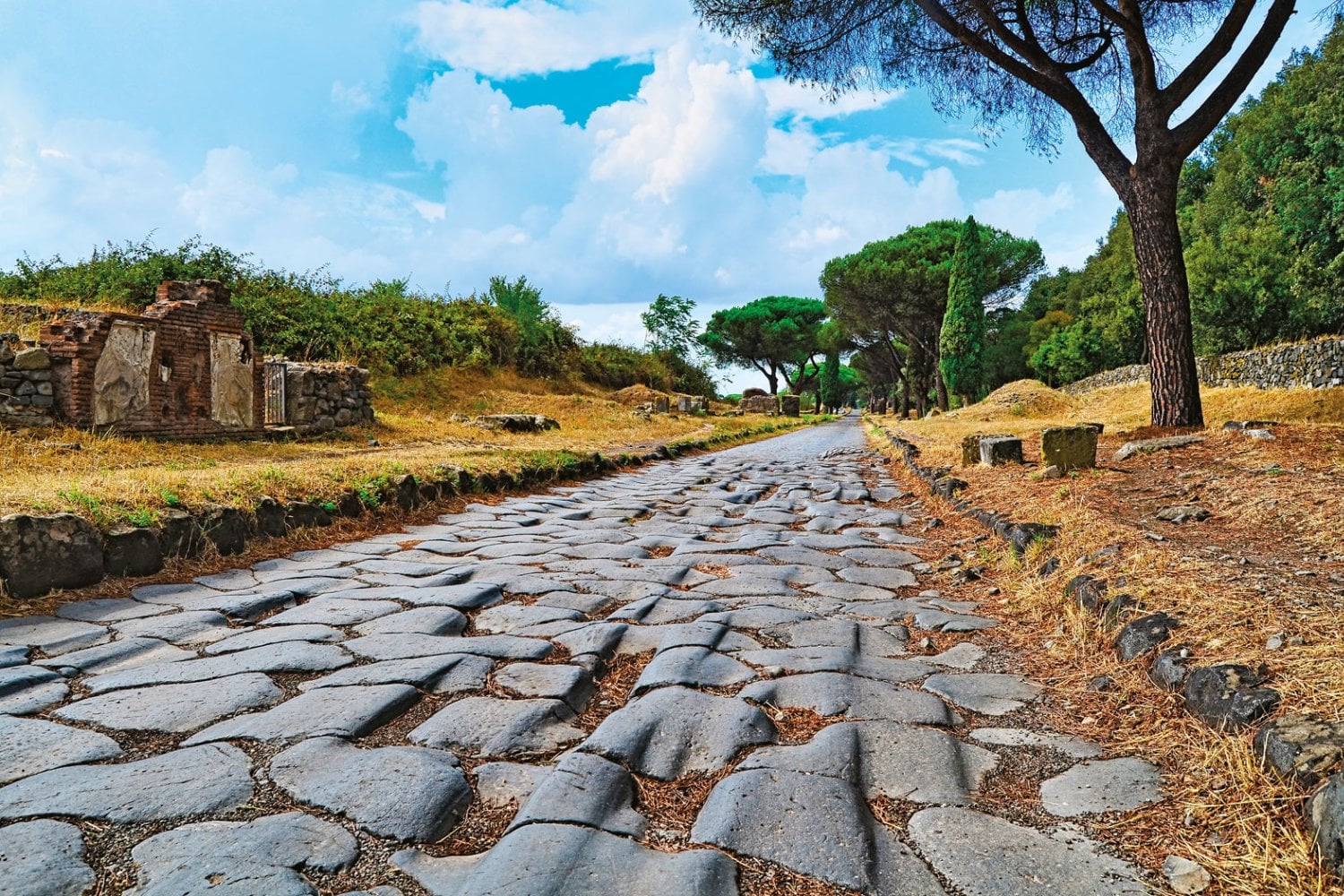 Durante siglos repetimos que “todos los caminos llevan a Roma”. Un análisis de 300.000 kilómetros acaba de mostrar que el gran eje terrestre del Imperio pasaba por otro lado