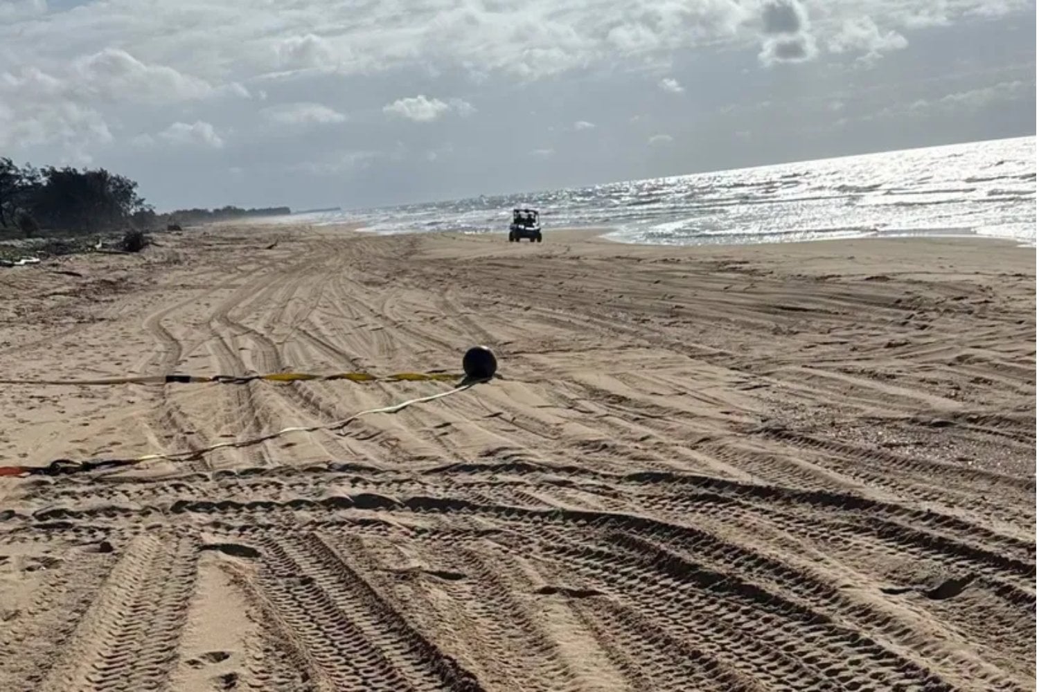 Seis enormes bolas metálicas aparecieron en una tranquila playa de Australia. Todo apunta a que eran restos de un cohete que sobrevivieron a una reentrada desde la órbita