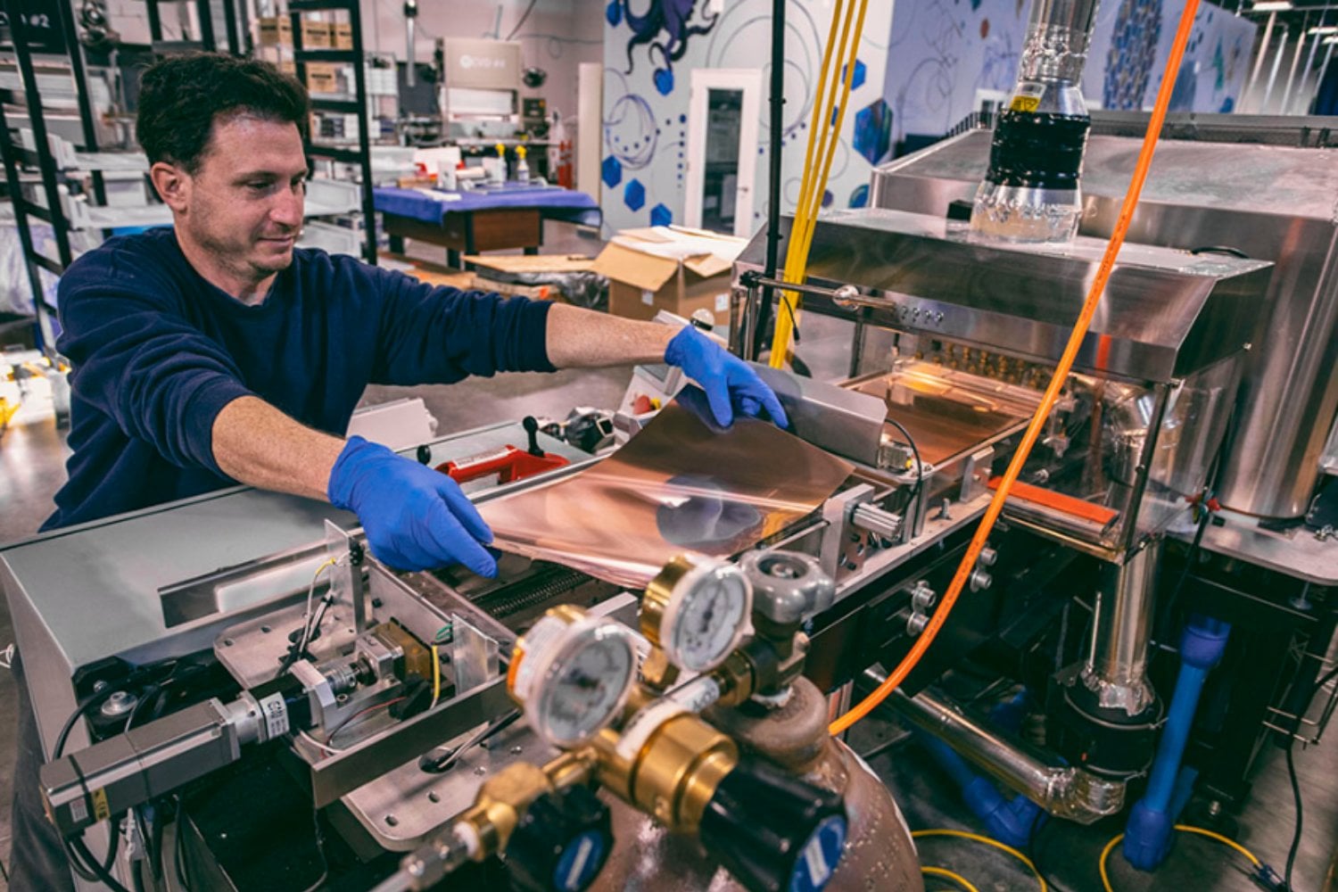Durante 60 años, el ascensor espacial tuvo un problema casi imposible: ningún material podía sostener 100.000 kilómetros de cable. El grafeno acaba de acercarlo un poco más a dejar de ser ciencia ficción