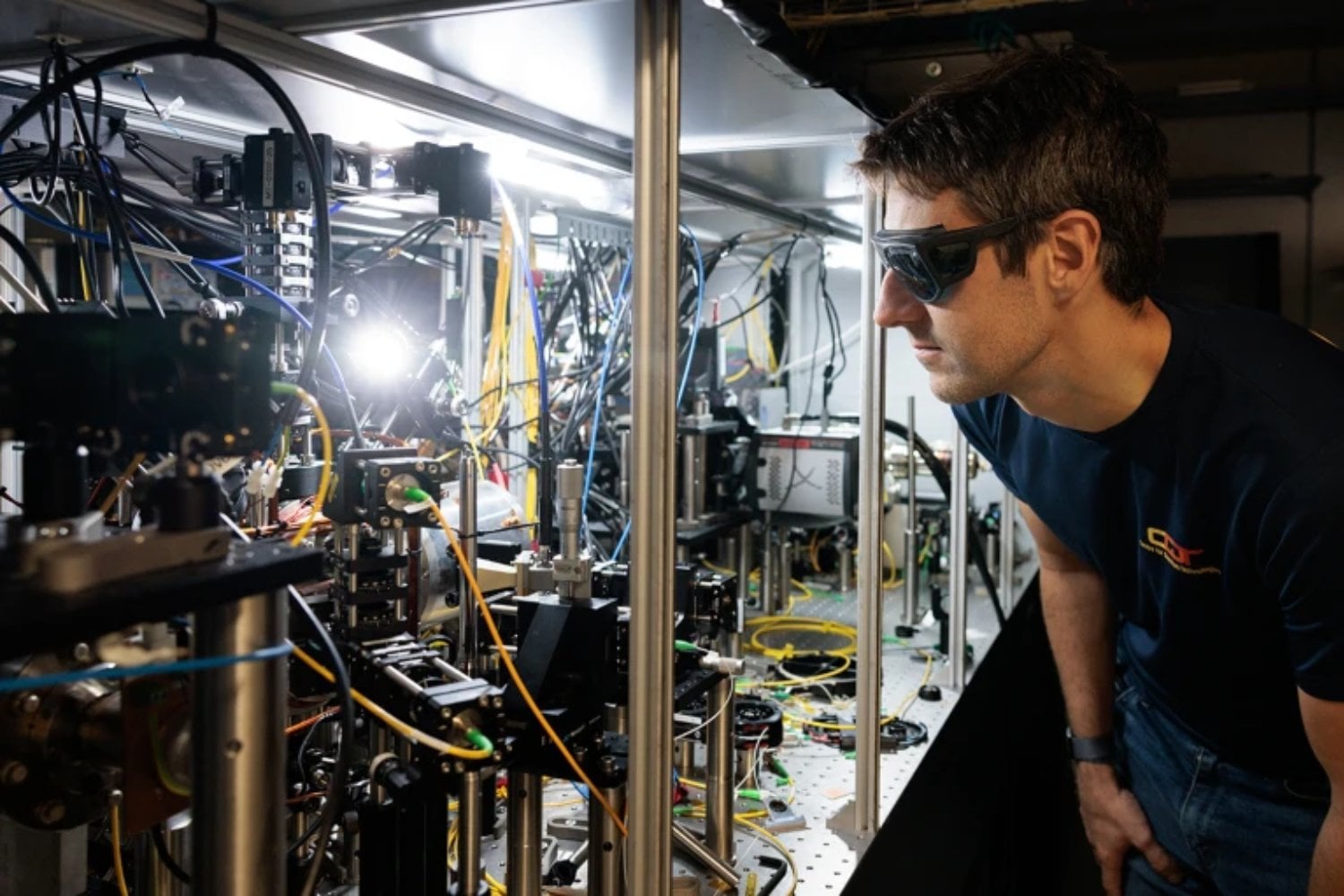 Un reloj atómico acaba de llevar la precisión a un extremo difícil de imaginar. Su error equivale a perder un segundo cada 260.000 millones de años