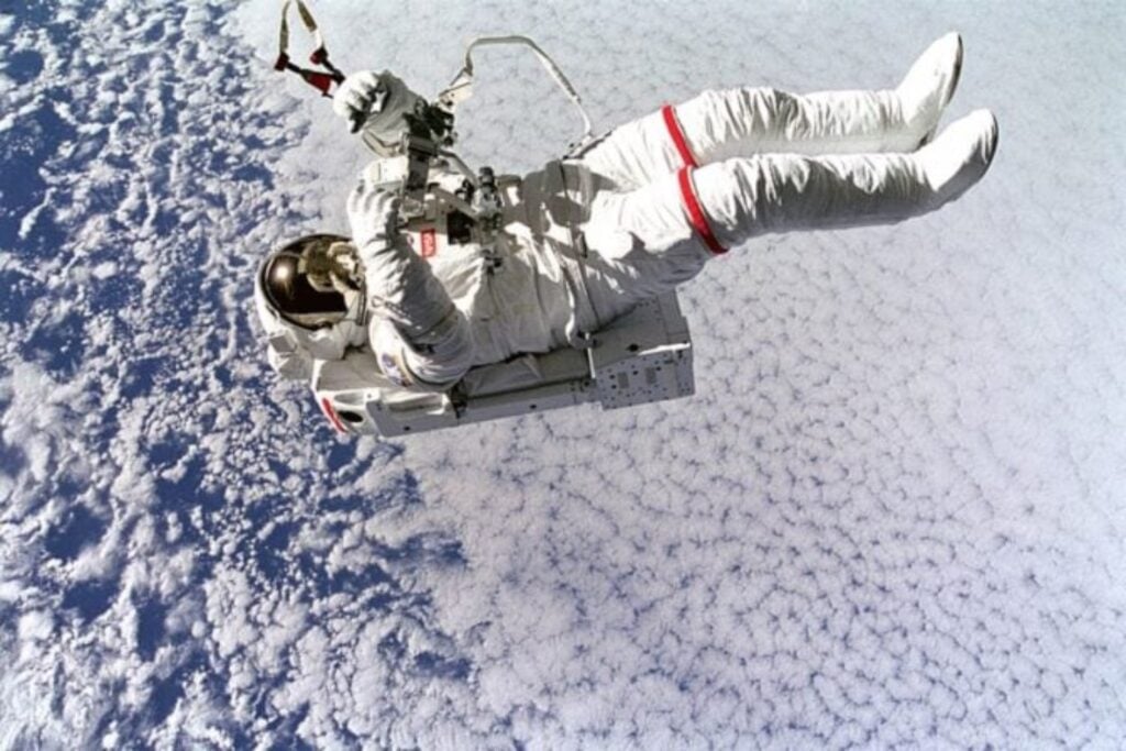 Cuatro astronautas pasaron nueve días en el espacio. Al séptimo, sus relojes epigenéticos marcaban 1,91 años extra: ahora científicos quieren usar ese “envejecimiento exprés” para estudiar la vejez en la Tierra