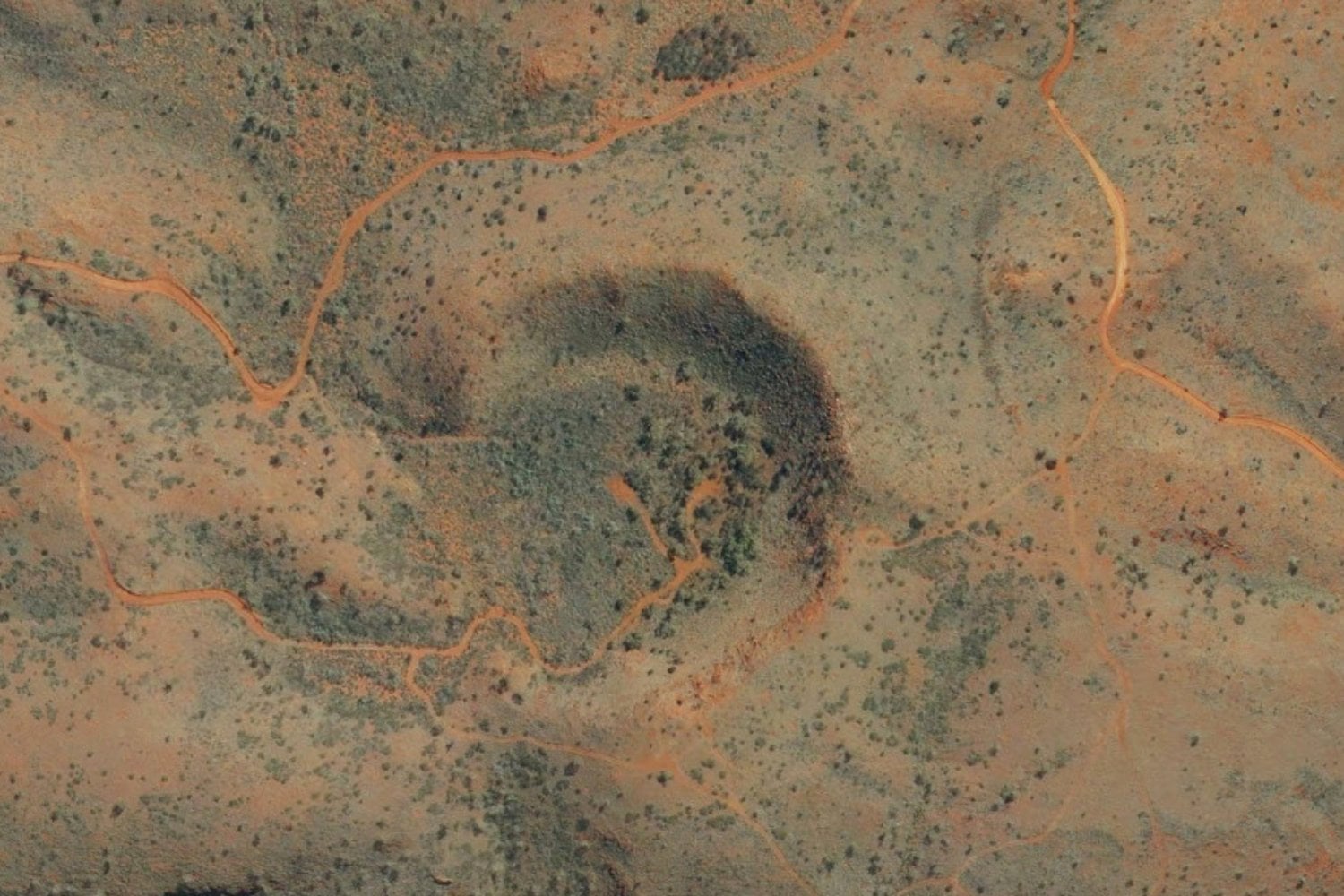Un geólogo buscaba hierro en Google Earth cuando vio un círculo casi perfecto en mitad de Australia. Años después perforaron su centro y encontraron algo que no debía estar allí
