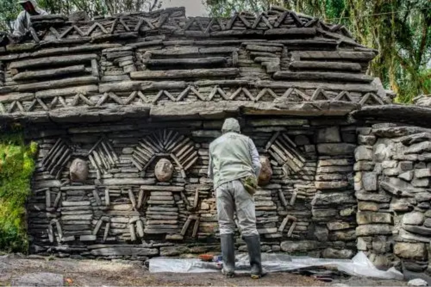 En 1963, unos pobladores se abrieron paso por la selva peruana y encontraron una ciudad de piedra. 60 años después, sabemos que apenas habían visto una parte