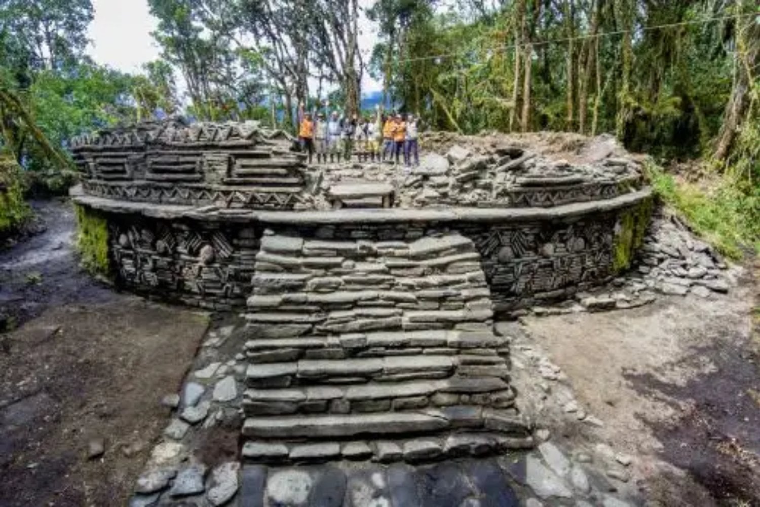 En 1963, unos pobladores se abrieron paso por la selva peruana y encontraron una ciudad de piedra. 60 años después, sabemos que apenas habían visto una parte