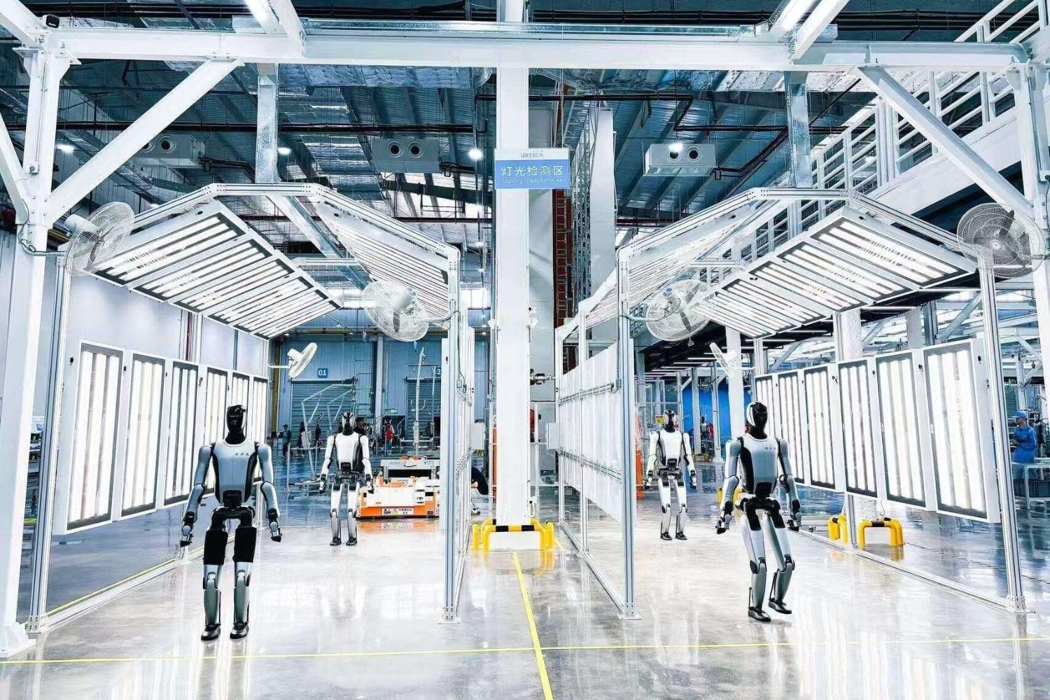 China quiere fabricar un robot humanoide cada 10 minutos. Lo más llamativo es quién trabaja dentro de la fábrica: otros robots humanoides