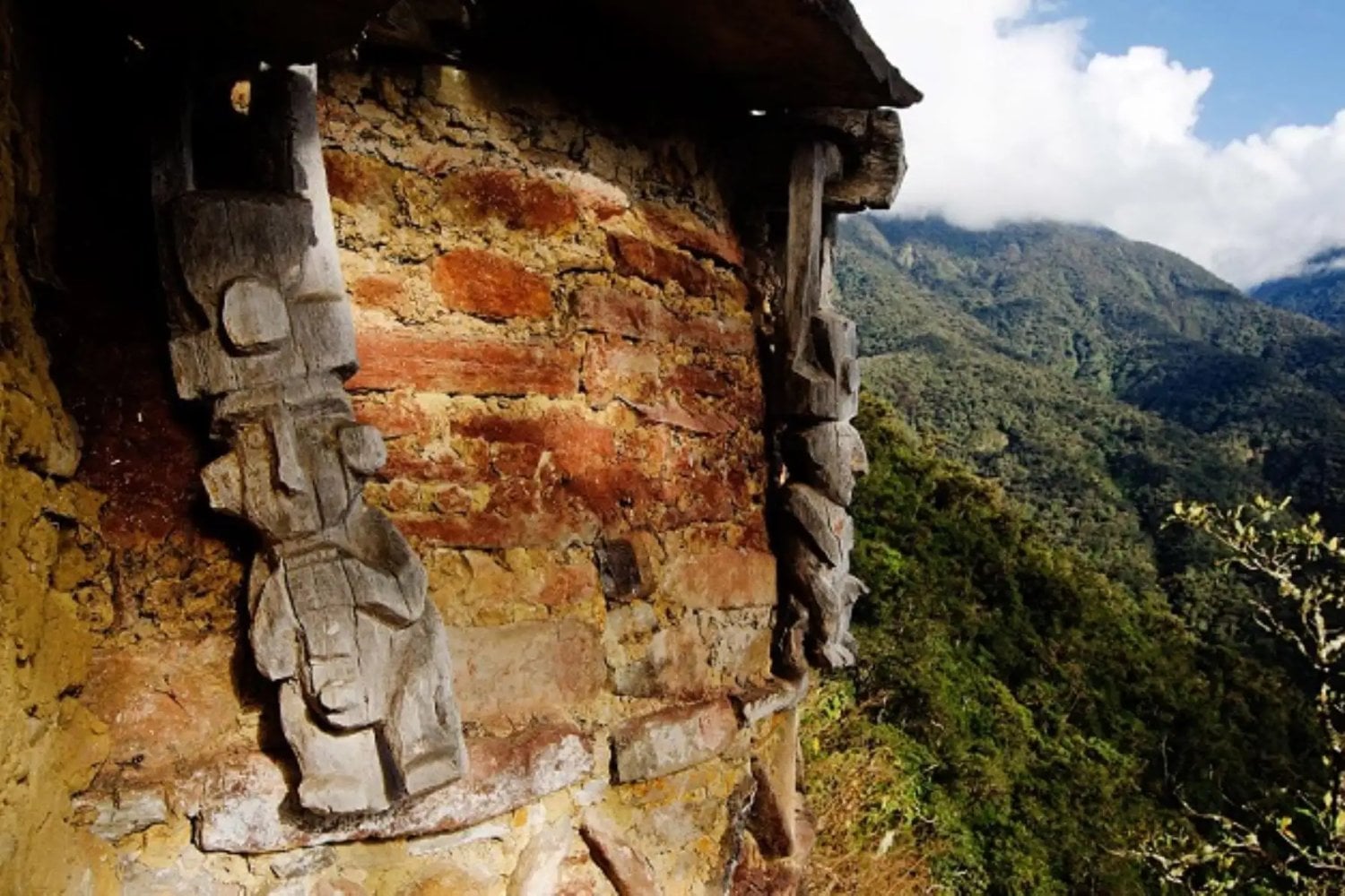 En 1963, unos pobladores se abrieron paso por la selva peruana y encontraron una ciudad de piedra. 60 años después, sabemos que apenas habían visto una parte