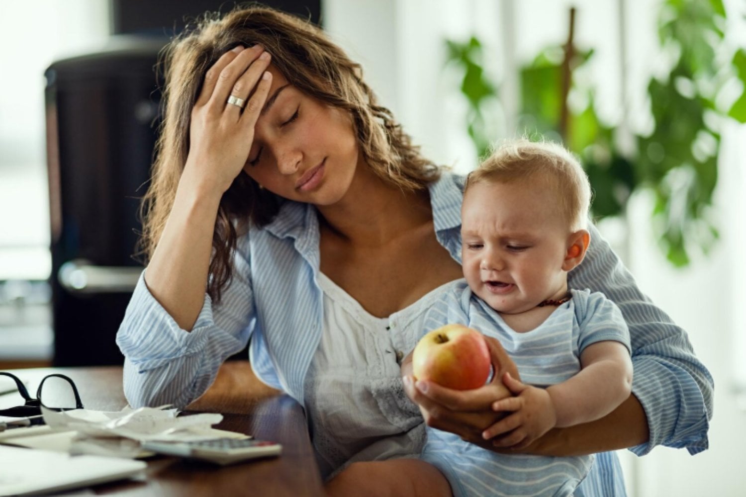 Ser madre afecta más a la salud que ser padre: un estudio español encuentra una brecha clara