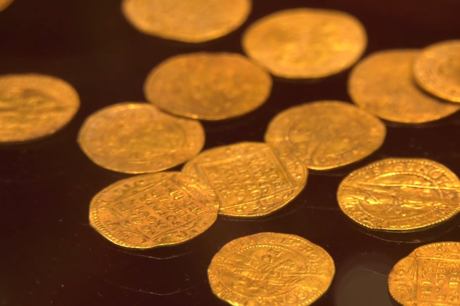 Una lata oxidada escondía un tesoro de oro valorado en más de 600.000 euros