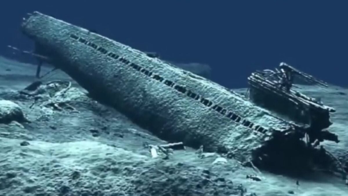 El submarino que se hundió hace 108 años reaparece ante las cámaras: lo encontraron casi intacto a 400 metros de profundidad