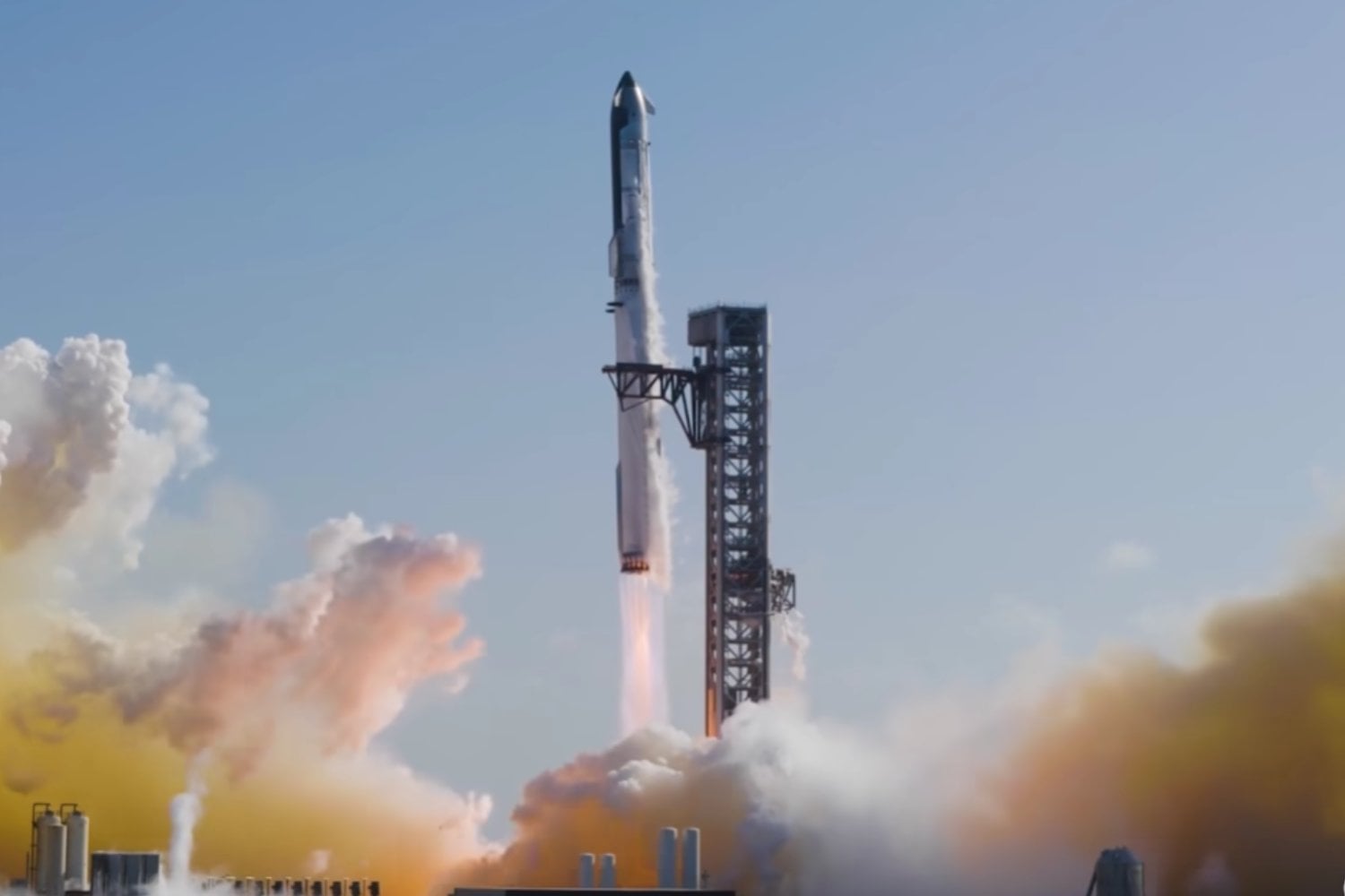 Starship irá por fin a órbita y tres de sus propios satélites tendrán una misión secreta: vigilarla desde el espacio