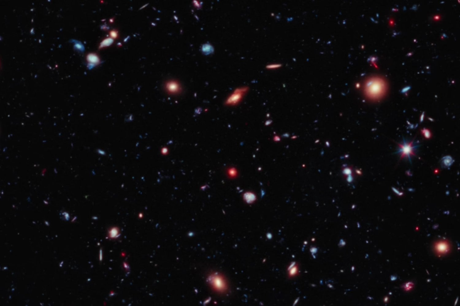 No hacían falta hipótesis exóticas para explicar los puntos rojos del James Webb: una supercomputadora acaba de recrear cómo pudieron nacer