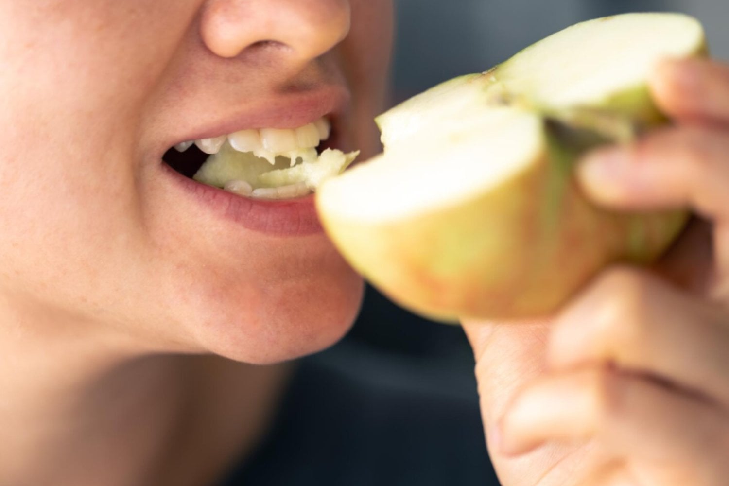 No todos comemos igual: así influye tu forma de masticar en el sabor