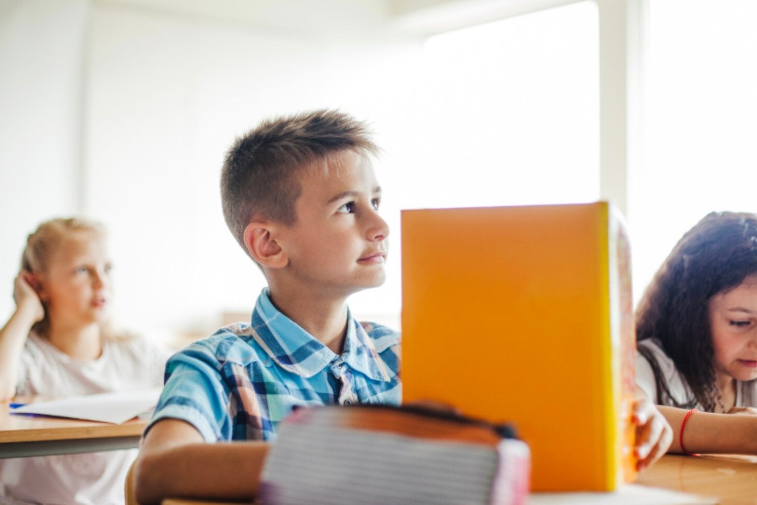 España se hunde en PISA: la generación Z lee peor y se aleja cada vez más de la media de la OCDE