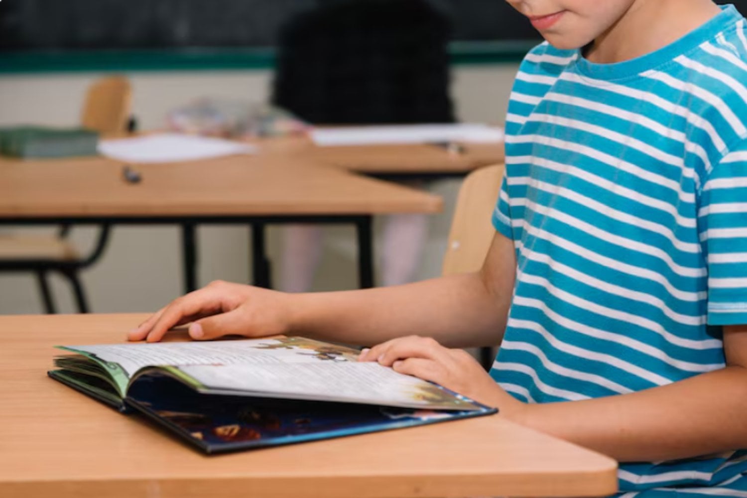 España se hunde en PISA: la generación Z lee peor y se aleja cada vez más de la media de la OCDE
