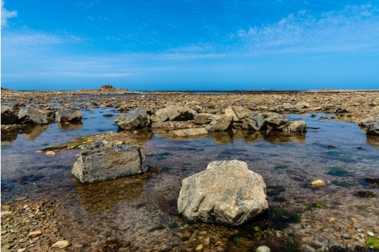 Tirar hormigón triturado al mar suena absurdo, pero en Canarias quieren probarlo para capturar más CO₂