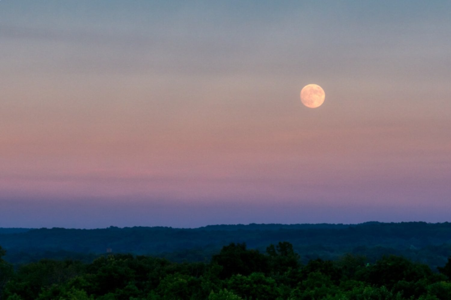 La Luna se aleja de la Tierra 3,8 centímetros al año y está haciendo que nuestros días sean cada vez más largos