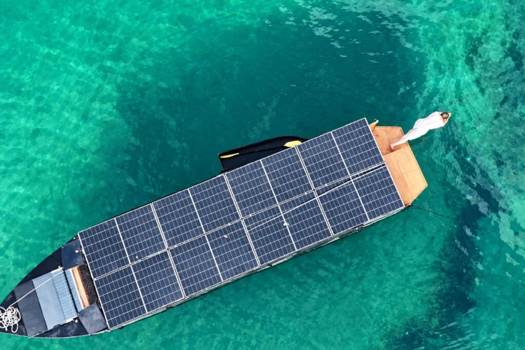 Un barco solar completa 5.500 kilómetros sin usar combustible fósil