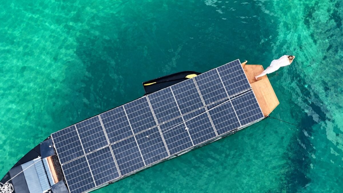 Un barco solar completa 5.500 kilómetros sin usar combustible fósil