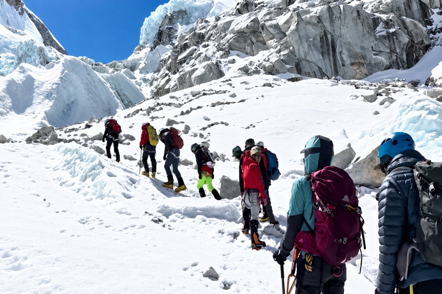 El cambio climático derrite el Everest, pero el turismo masivo puede estar acelerando el proceso