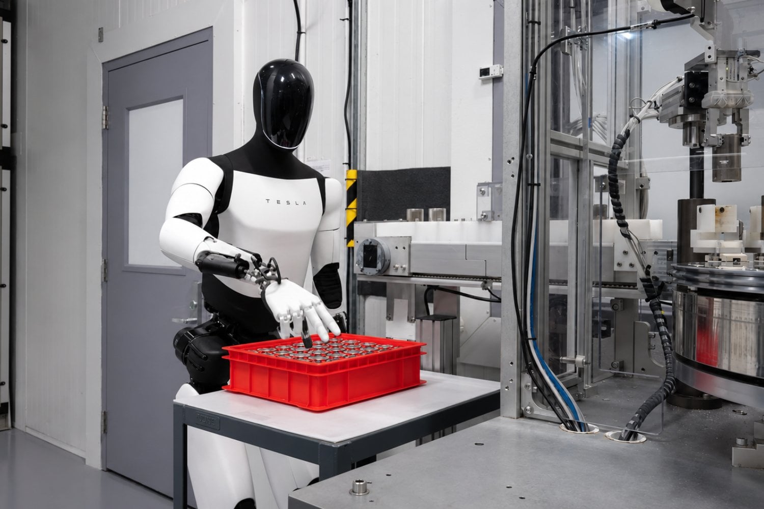 Elon Musk pone fecha a Optimus: Tesla podría empezar a vender su robot humanoide a finales de 2027