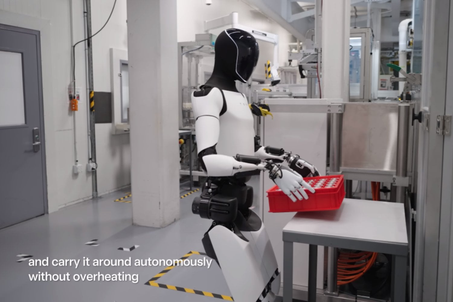 Elon Musk pone fecha a Optimus: Tesla podría empezar a vender su robot humanoide a finales de 2027