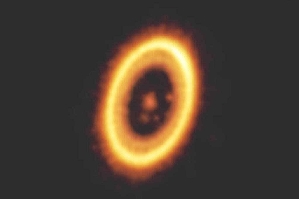 Dos nubes de polvo podrían estar delatando un planeta recién nacido a 370 años luz de la Tierra