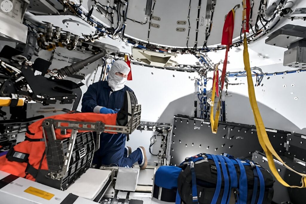 Cuatro astronautas, nueve días y solo 9 m³: así sobrevivieron alrededor de la Luna
