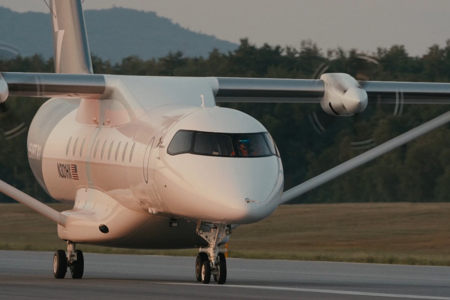 El avión eléctrico para pasajeros empieza a dejar de ser una promesa: un demostrador de 11 toneladas ya voló solo con baterías