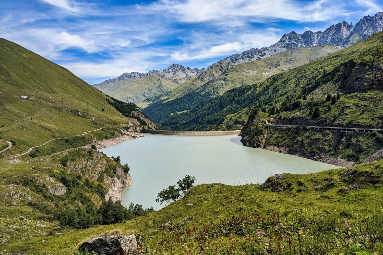 Embalse Lac Des Toules