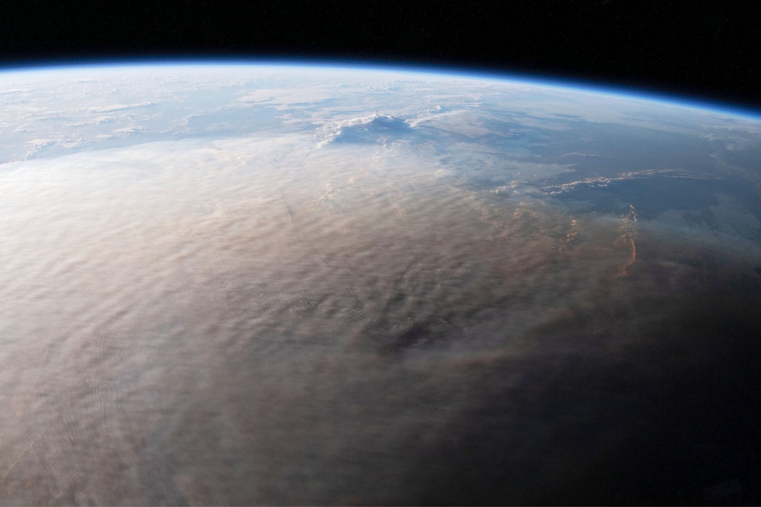 Hunga Tonga Desde El Espacio