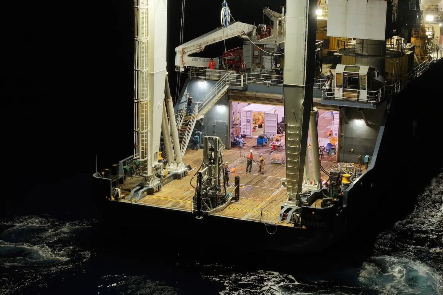 Han conseguido producir electricidad utilizando un volcán submarino a 1.500 metros de profundidad. El experimento duró apenas 8,7 segundos, pero abre una puerta inesperada