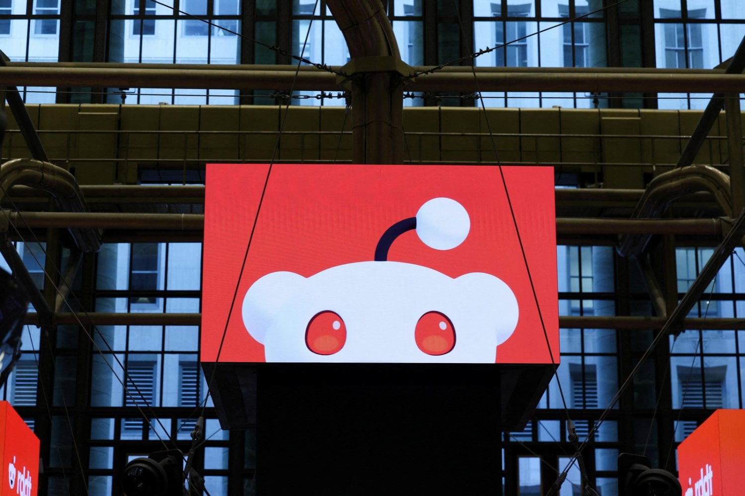 Reddit se prepara para obligar a sus usuarios a iniciar sesión. Google y la inteligencia artificial están detrás de un cambio histórico
