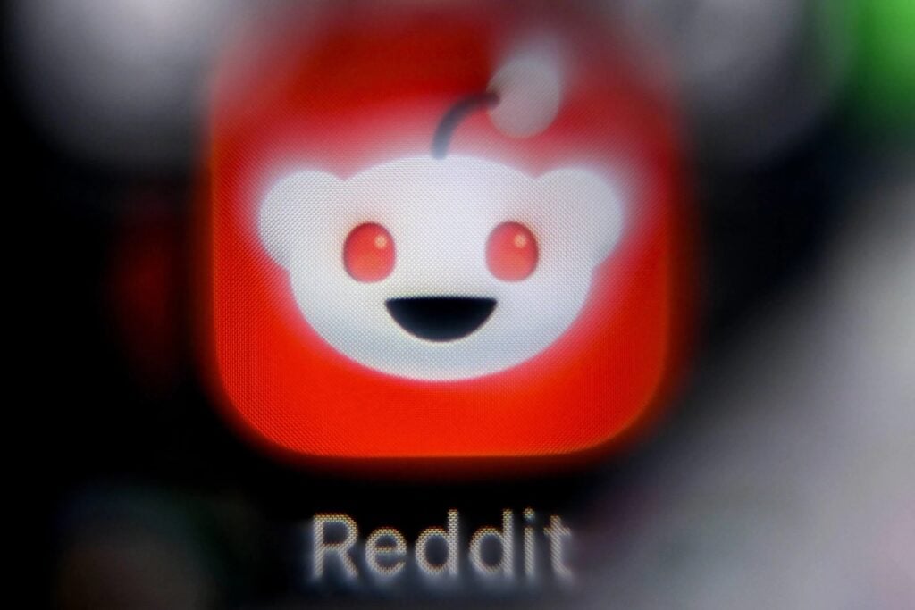 Reddit se prepara para obligar a sus usuarios a iniciar sesión. Google y la inteligencia artificial están detrás de un cambio histórico