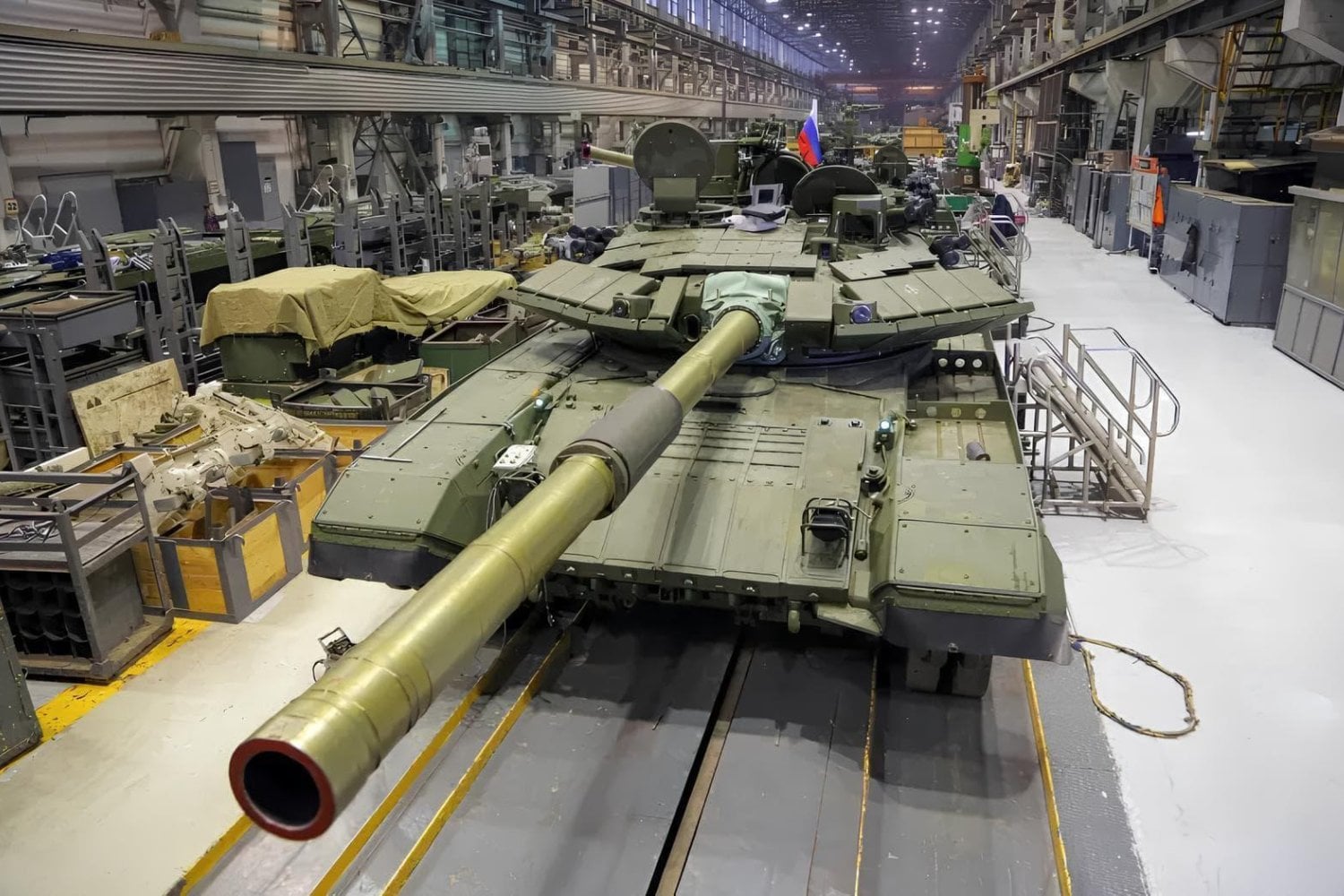 Rusia vació sus depósitos de tanques durante la guerra de Ucrania. Nuevas imágenes satelitales revelan que está volviendo a llenarlos cerca de la OTAN