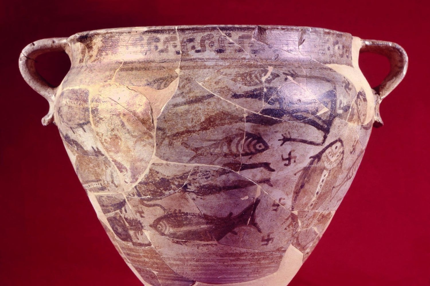 Durante siglos creímos que los grandes señores de Grecia vivían de la guerra y la tierra. Dos vasijas de hace 3.200 años cuentan una historia muy distinta