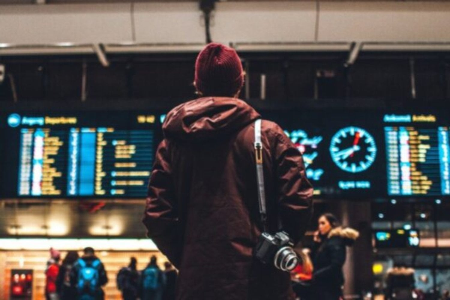 Los aeropuertos ya pueden reconocer tu rostro y la IA organiza tus vacaciones. Sin embargo, las visas siguen complicando los viajes