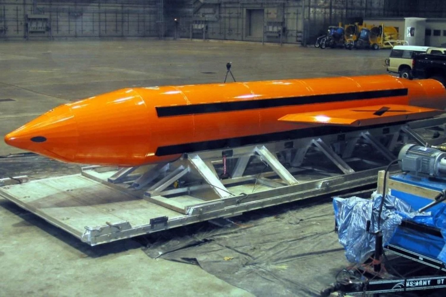 Trump contempla lanzar sobre Irán la bomba no nuclear más poderosa de Estados Unidos. Hay algo en sus planes que ni el Pentágono termina de tener claro