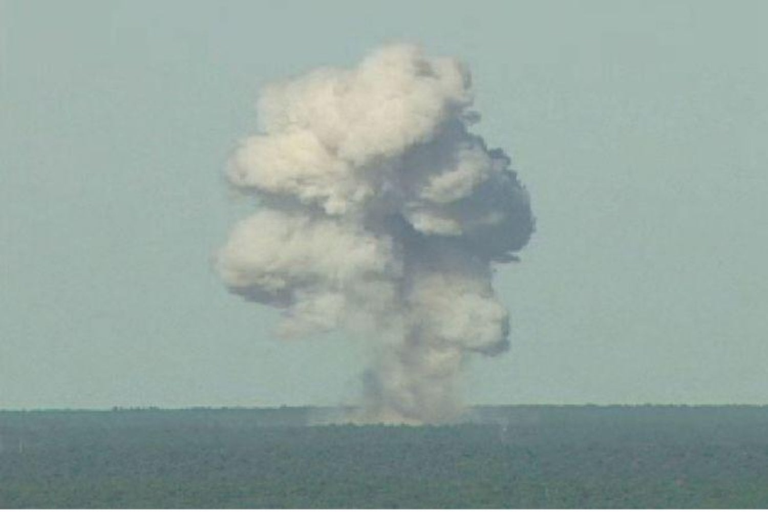Trump contempla lanzar sobre Irán la bomba no nuclear más poderosa de Estados Unidos. Hay algo en sus planes que ni el Pentágono termina de tener claro