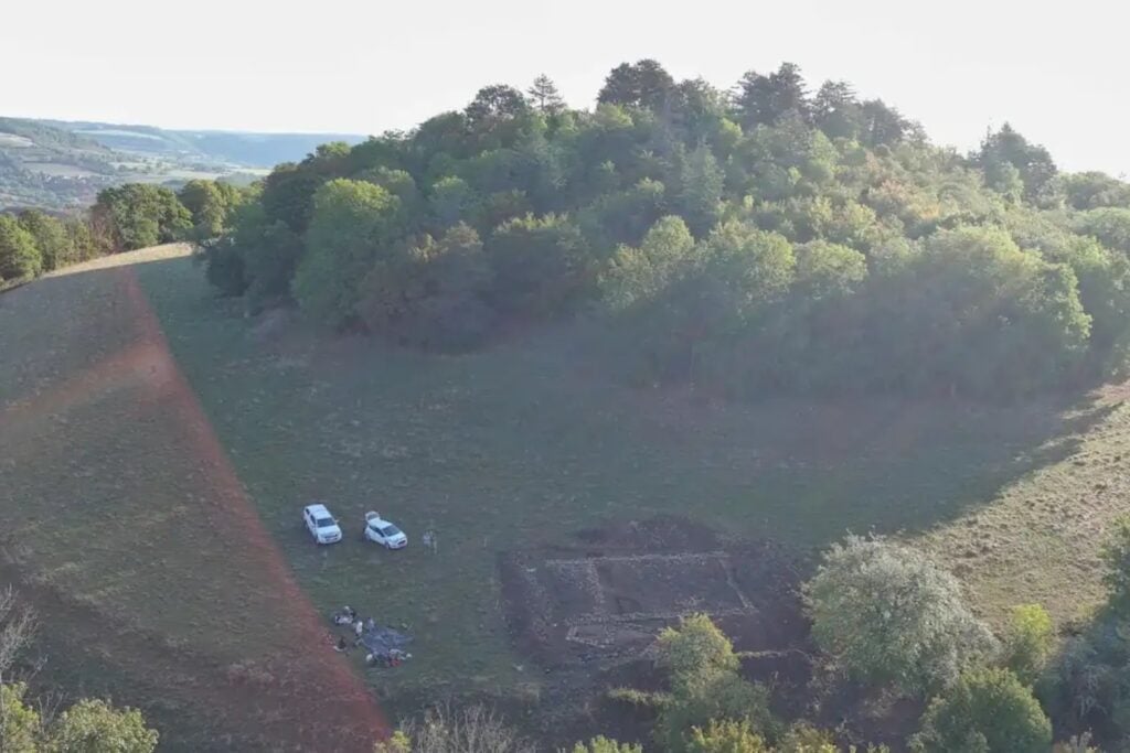 Roma cayó hace 1.500 años, pero alguien siguió viviendo como si el Imperio aún existiera. Un palacio oculto en Francia está cambiando lo que sabíamos de aquella época