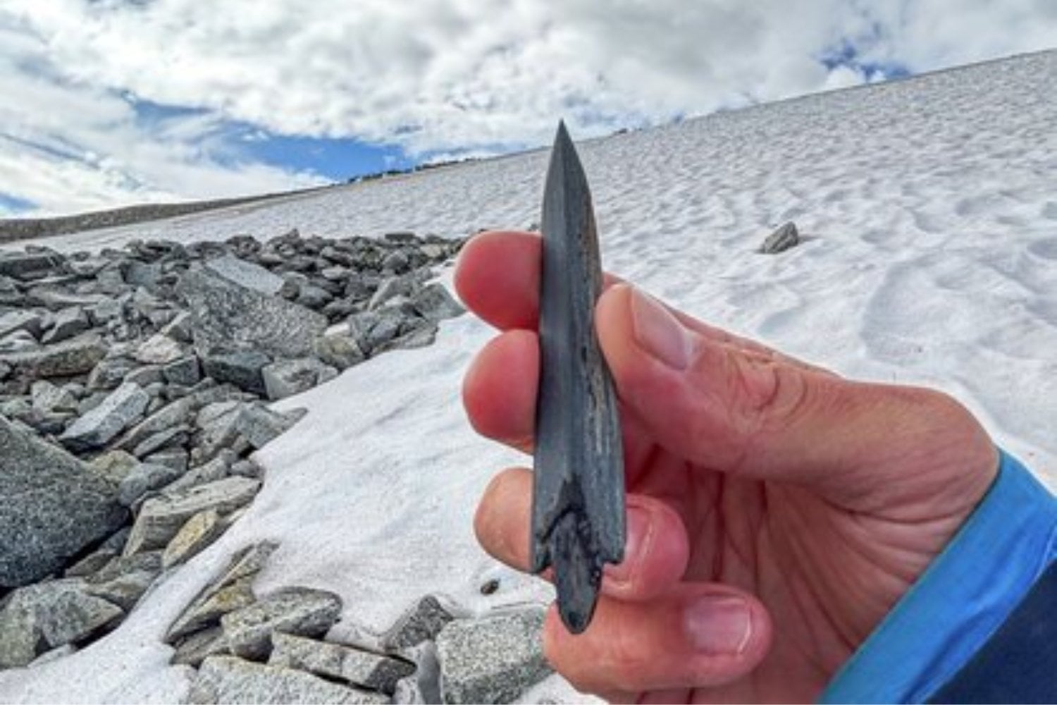 Un glaciar de Noruega se está derritiendo y debajo hay algo que llevaba 6.000 años esperando: los arqueólogos ya recuperaron 48 flechas
