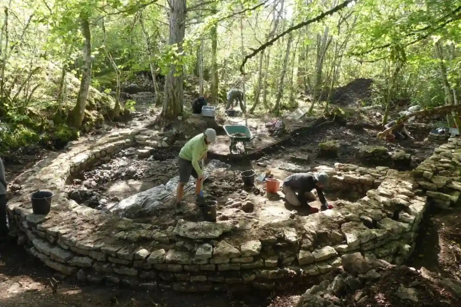 Roma cayó hace 1.500 años, pero alguien siguió viviendo como si el Imperio aún existiera. Un palacio oculto en Francia está cambiando lo que sabíamos de aquella época