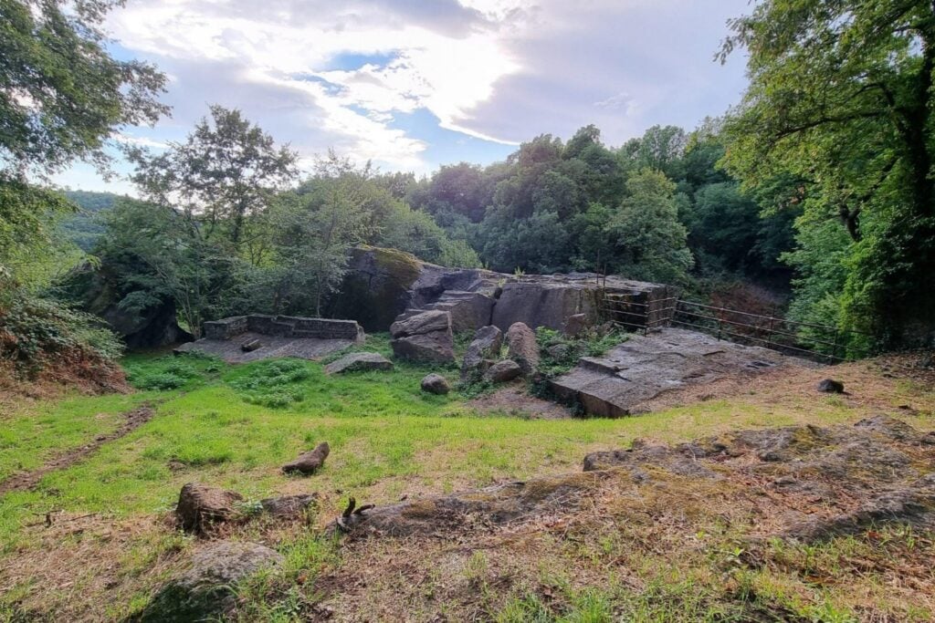Un santuario escondido en un bosque de Italia llevaba siglos ocultando su historia. Los arqueólogos acaban de descubrir que podría ser anterior a los etruscos