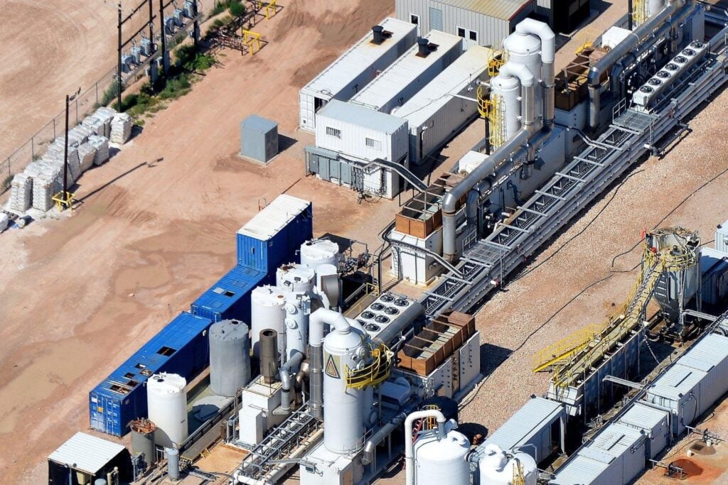 La inteligencia artificial está consumiendo cada vez más agua. En Texas creen que la solución podría estar en uno de los residuos más problemáticos de la industria petrolera