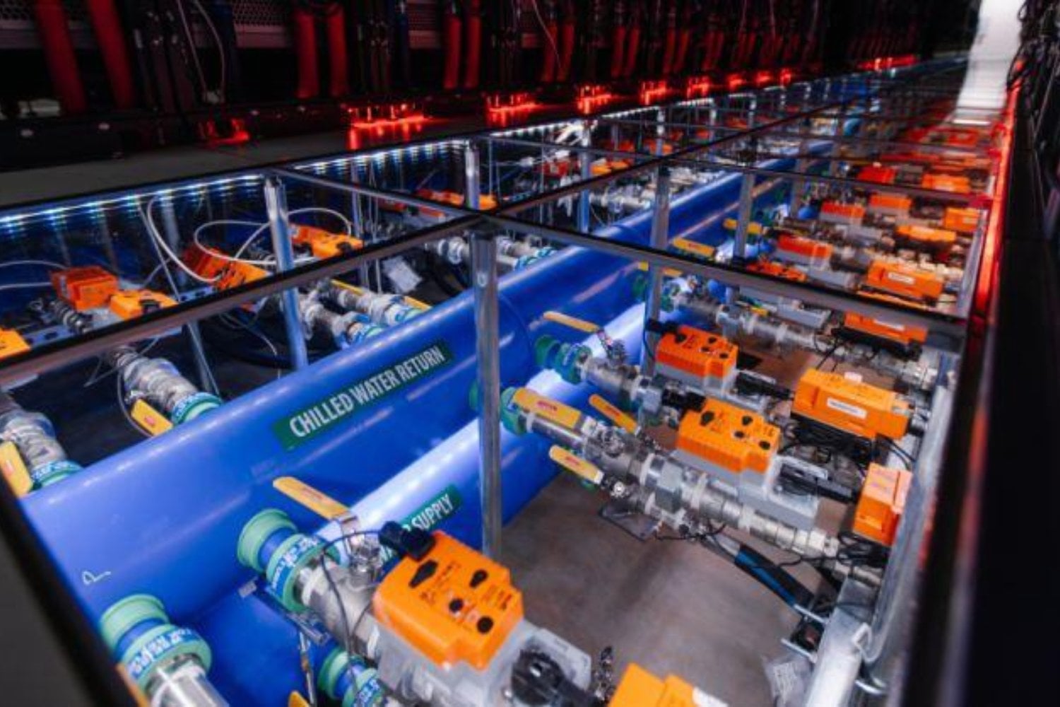 La inteligencia artificial está consumiendo cada vez más agua. En Texas creen que la solución podría estar en uno de los residuos más problemáticos de la industria petrolera