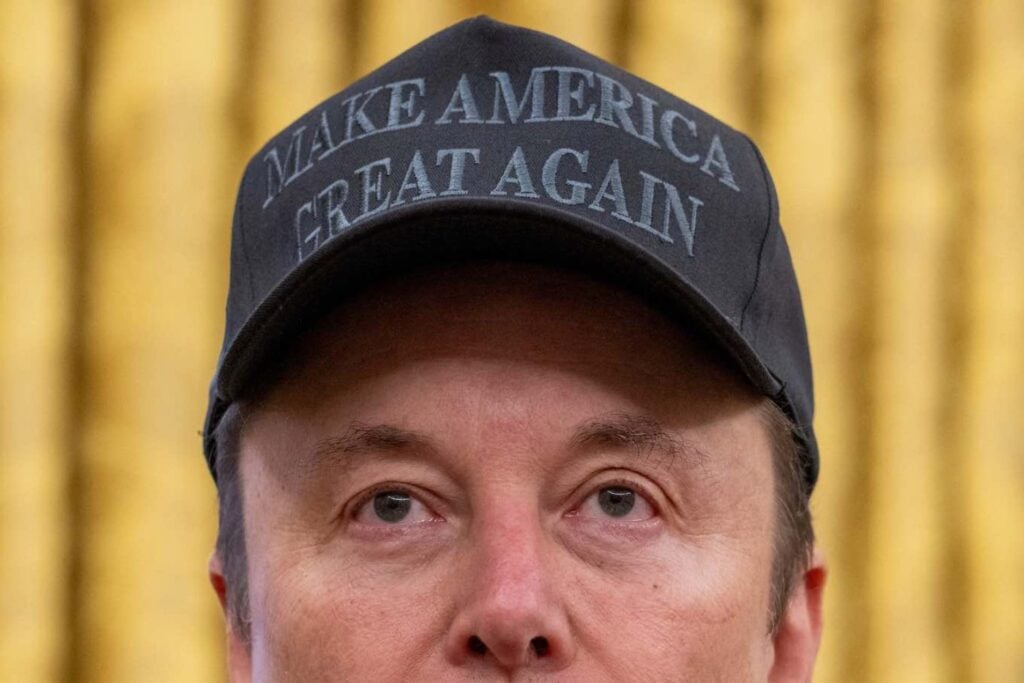 Elon Musk acaba de prometer un regalo de 10.500 millones de dólares a millones de niños. La sorpresa está en lo que recibirán y lo que todavía no explicó