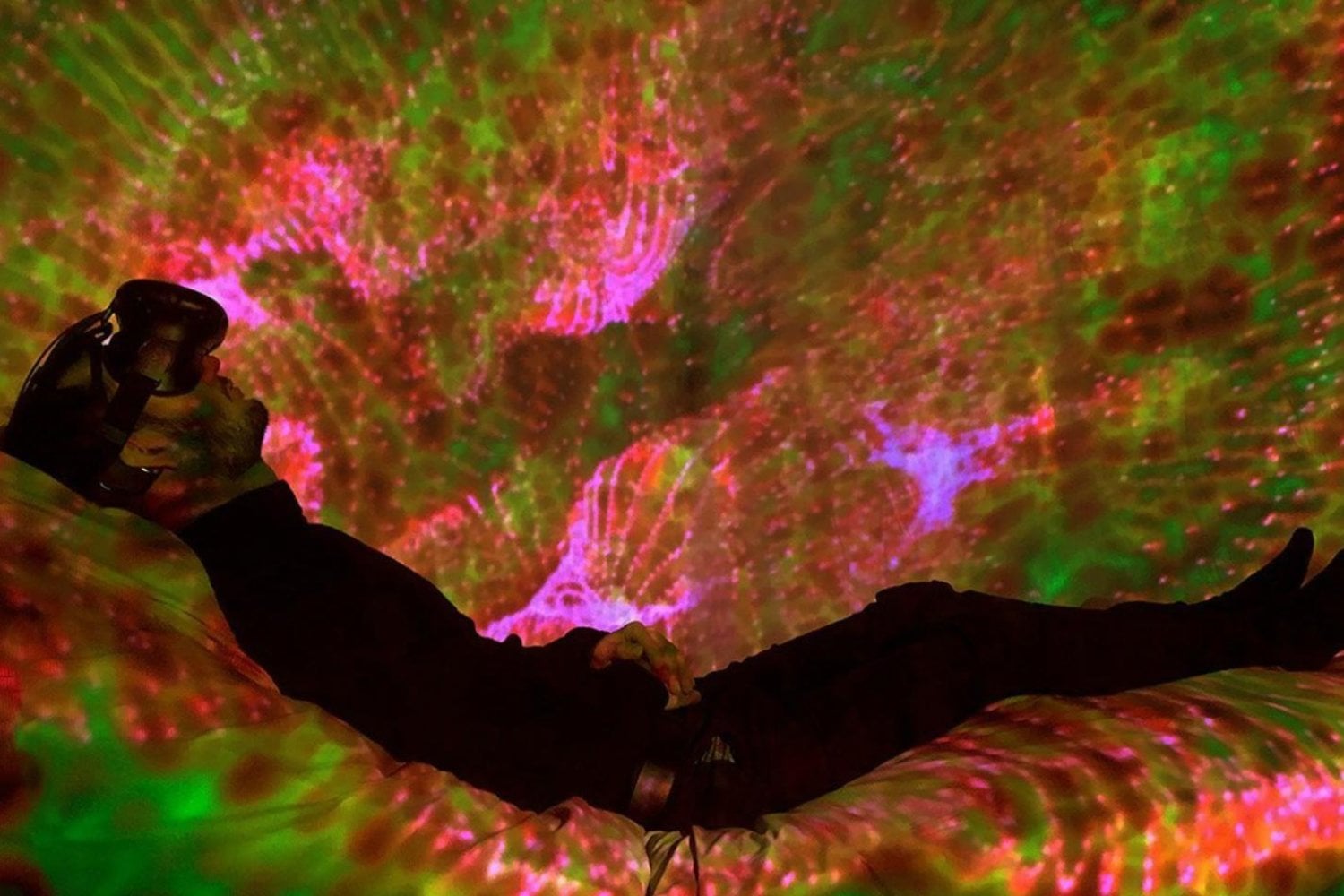 Los científicos encontraron una forma de entrenar al cerebro para saber cuándo está soñando. La realidad virtual consiguió resultados sorprendentes en el 85 % de los participantes