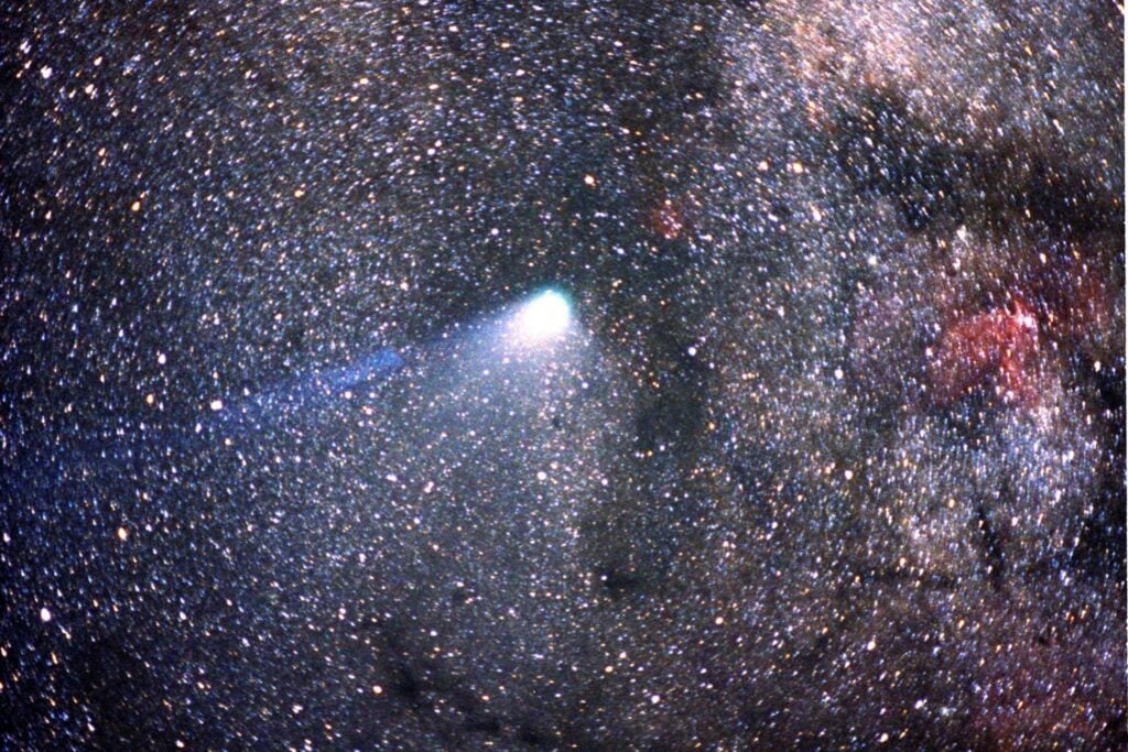 El cometa Halley no volverá hasta 2061, pero la Tierra acaba de encontrarse con sus restos. Esta noche el cielo mostrará las consecuencias