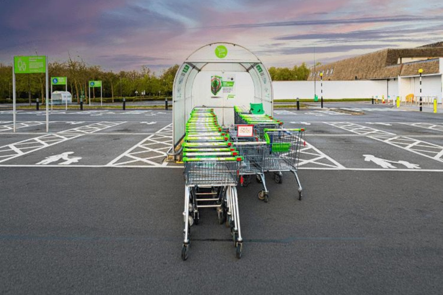Hay personas que nunca se van del supermercado sin devolver el carrito de compras a su lugar. La psicología explica qué puede esconderse detrás de este pequeño gesto cotidiano